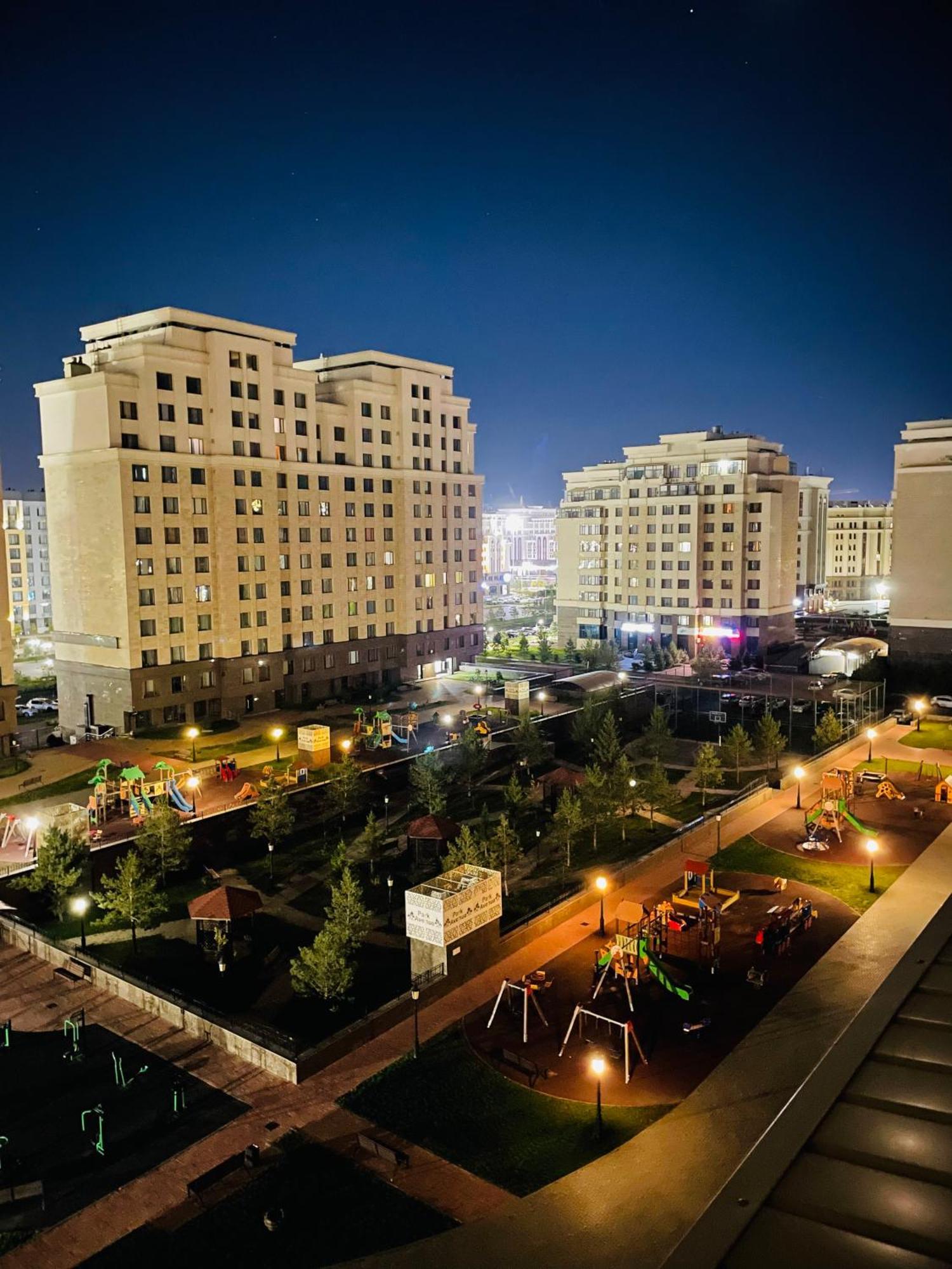 Park Avenue Напротив Ботанического Сада Nur-Sultan  Exterior photo